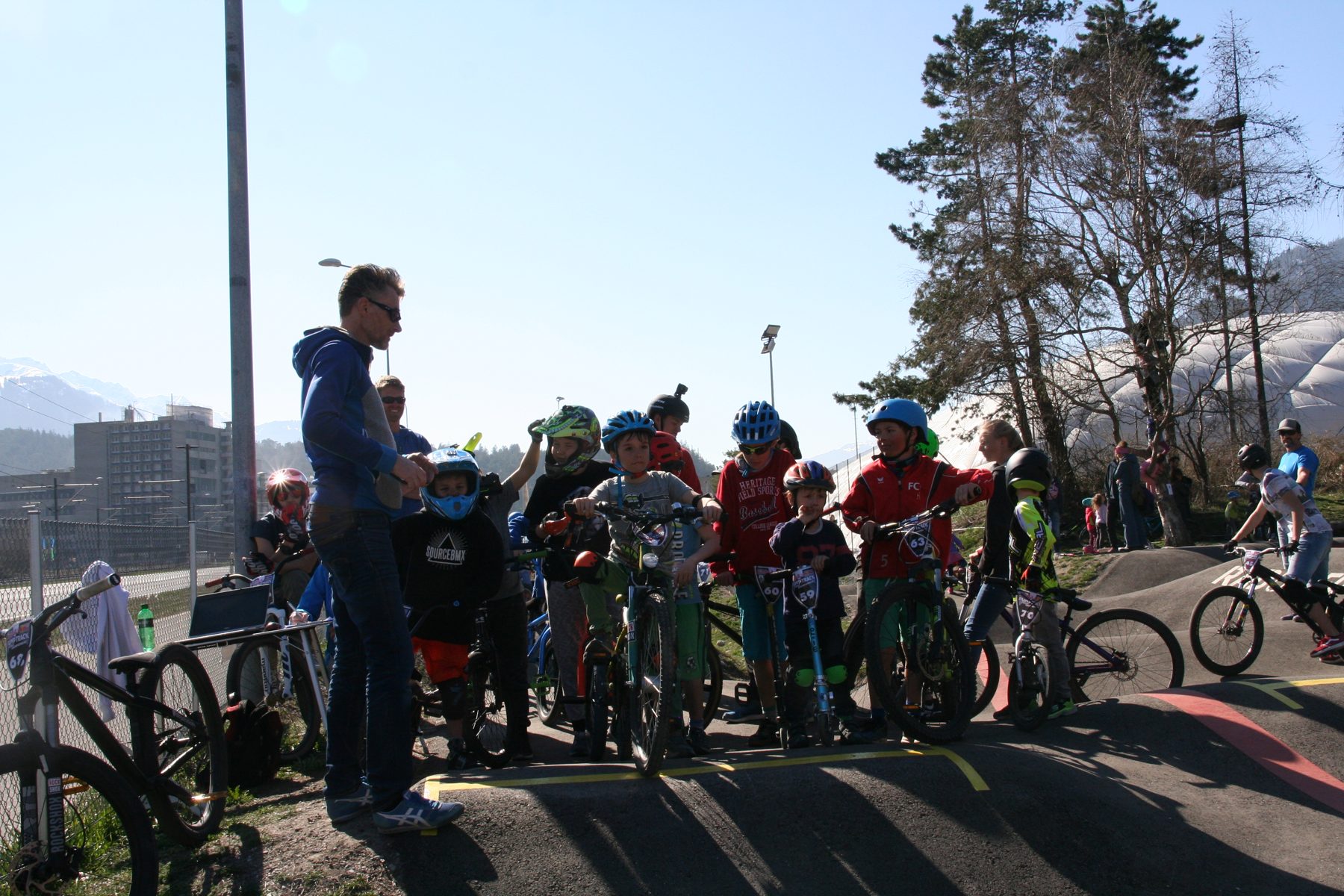 Fahrer auf dem Pumptrack Amedes